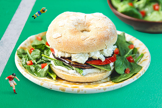 Bagel tir grillé aubergine, tomate & feta