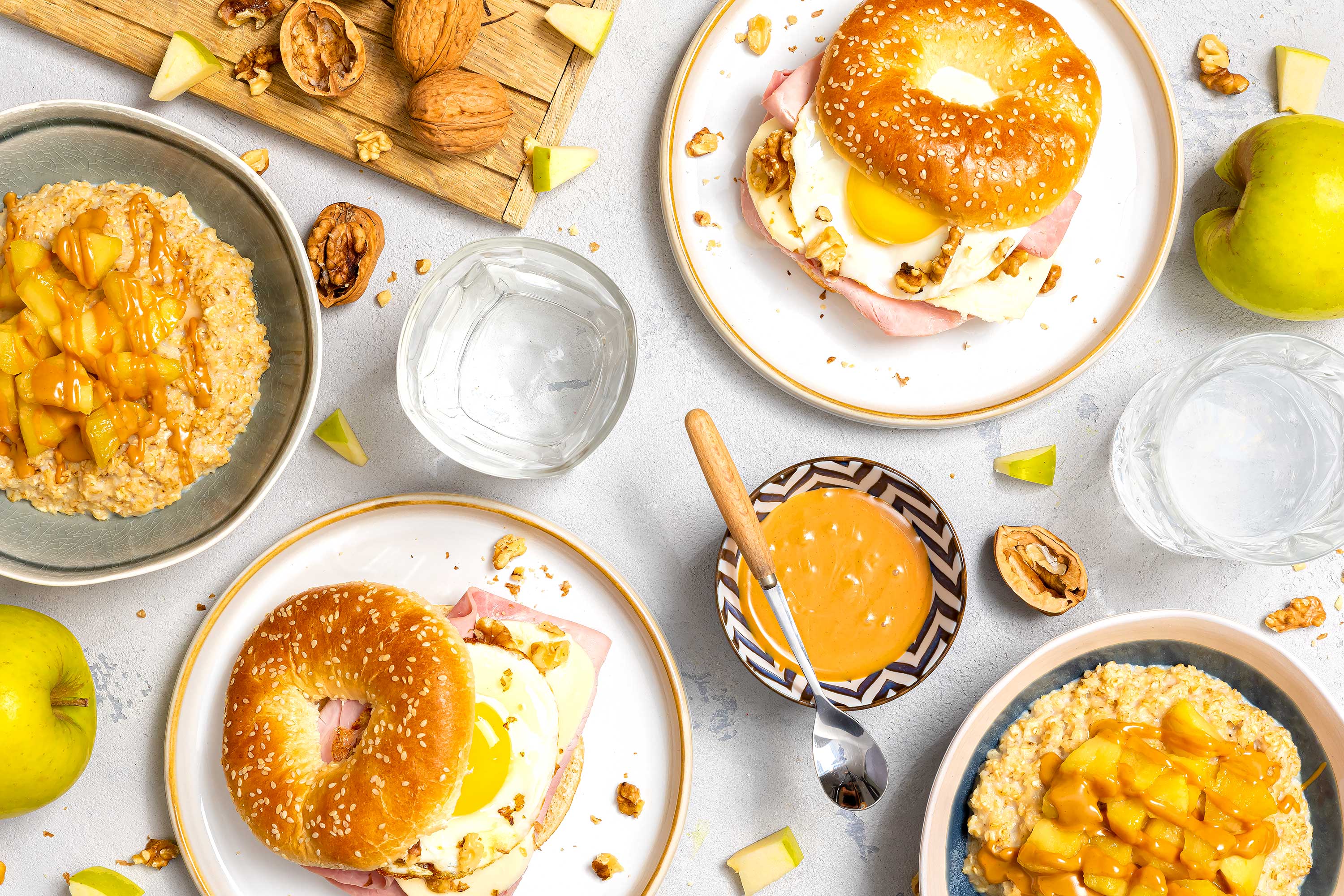 Bagel au jambon de Paris burrata et noix peanut butter bowl au poire