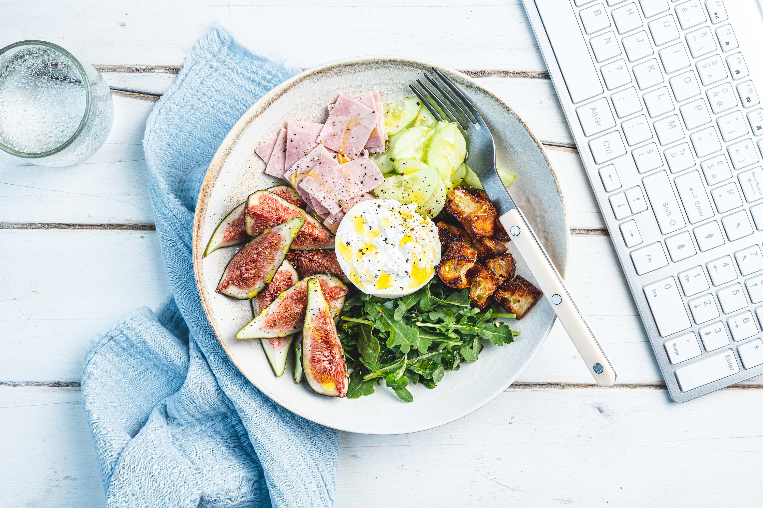 Burrata bowl aux figues concombre et jambon blanc