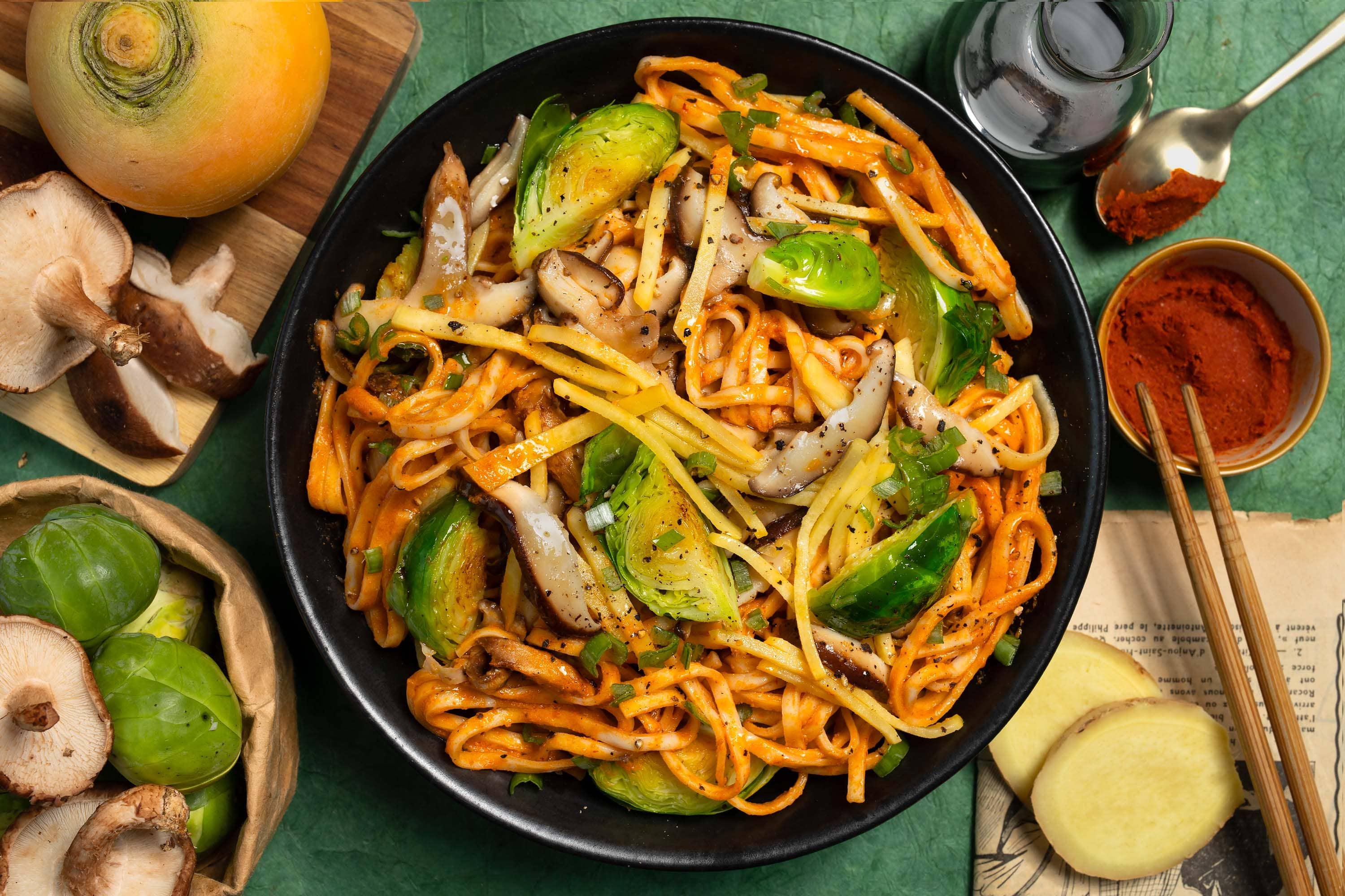 nouilles sautées japonaises aux légumes