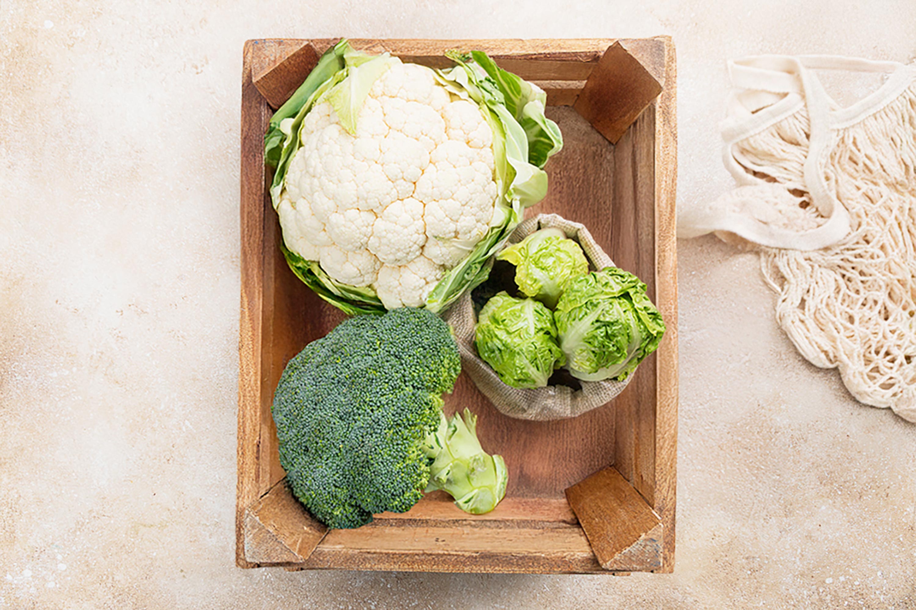 Panier legumes printanier sucrine brocoli chou fleur