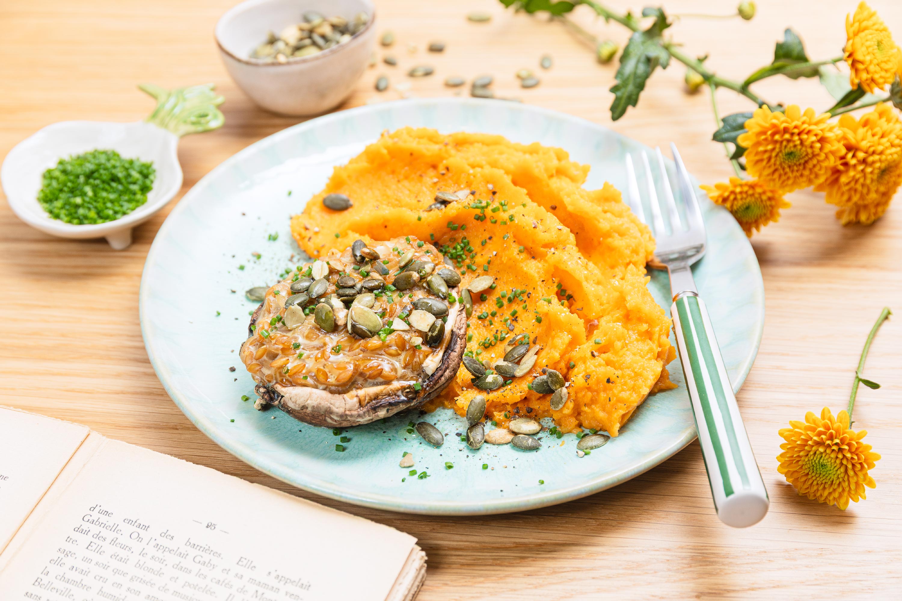 Portobello farci au petit epeautre bechamel et echalotes au miso