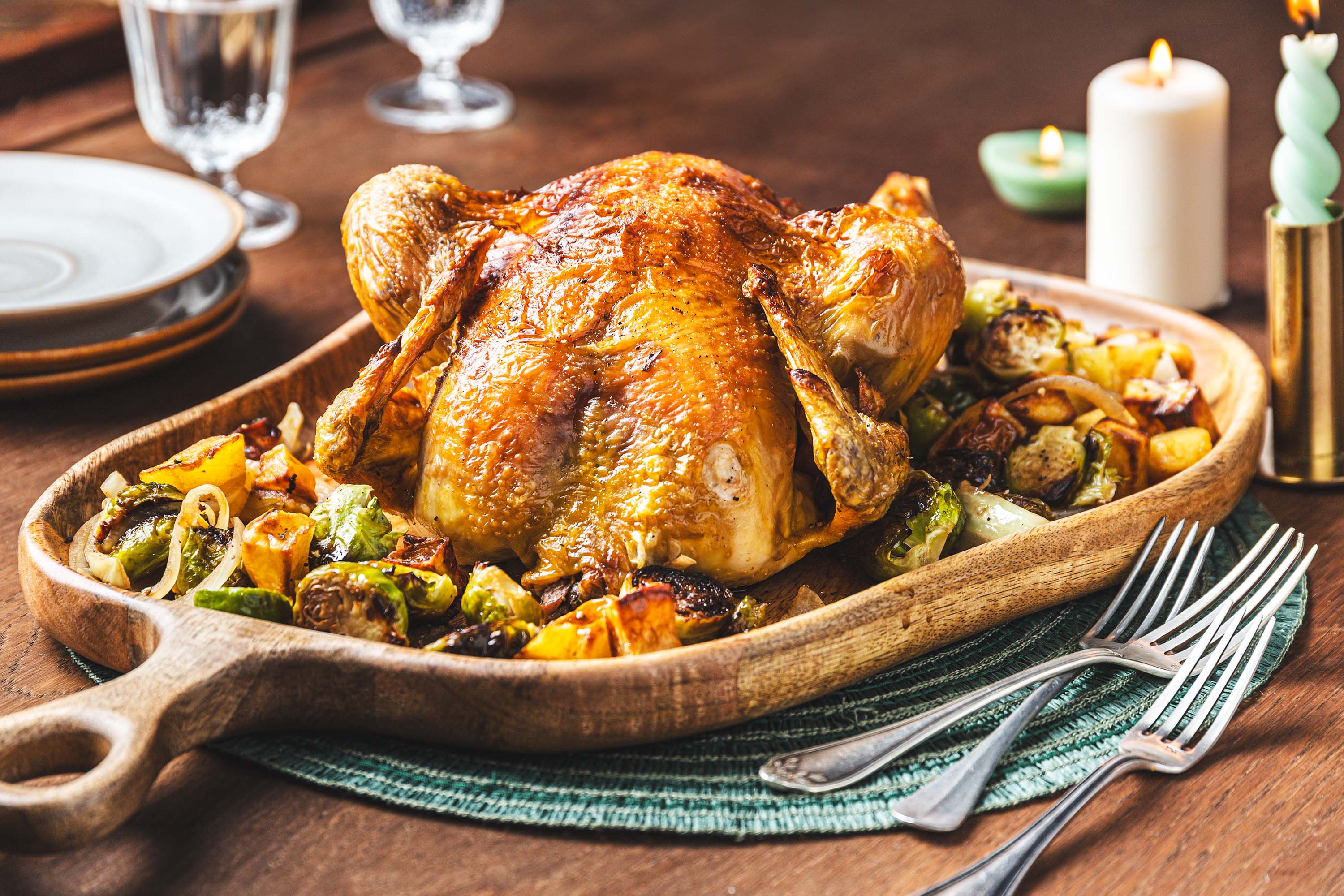 Poulet roti a la biere choux de Bruxelles et pommes de terre rotis