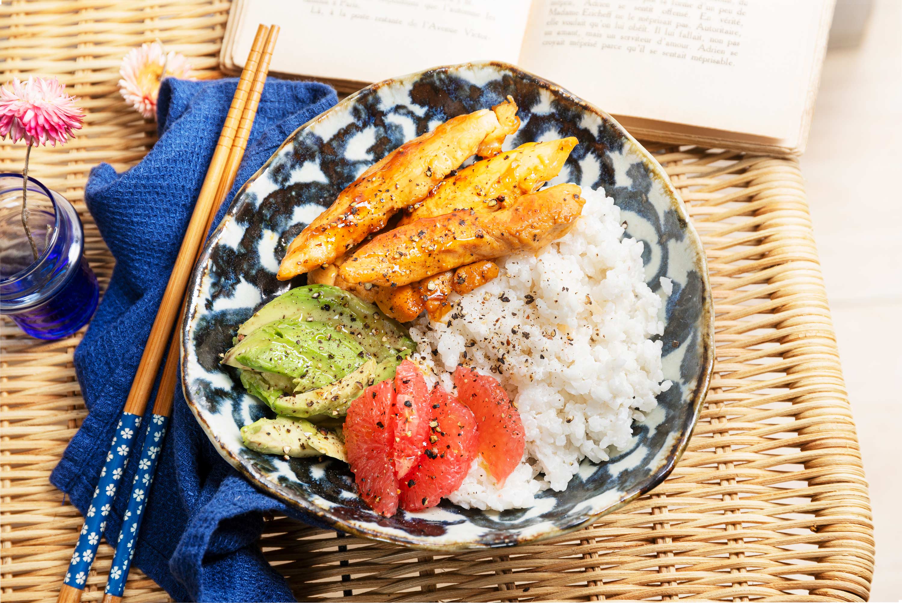 Riz au lait de coco poulet caramélisé au pomelo et avocat