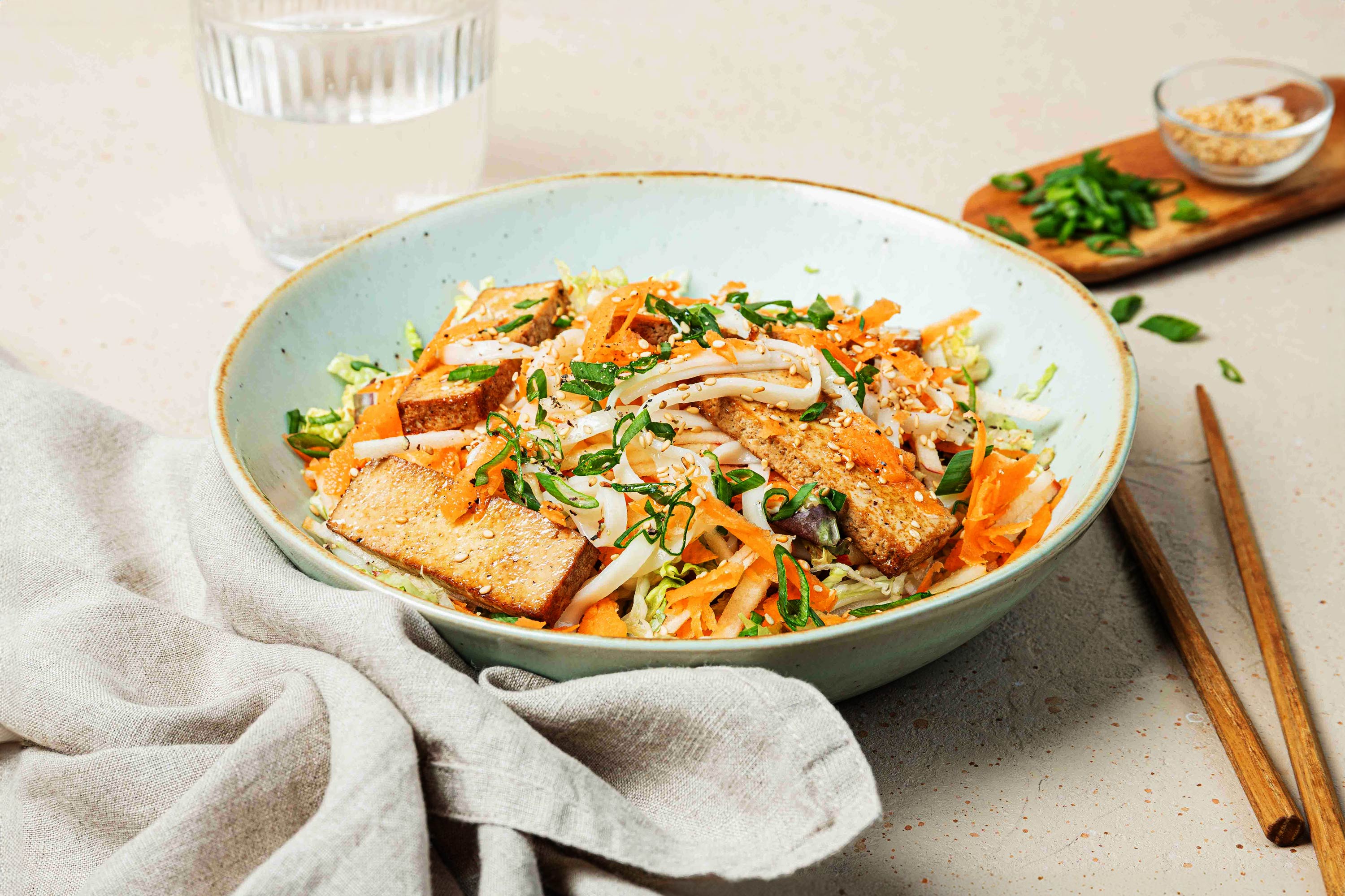 Salade asiatique au tofu aux epices grillees