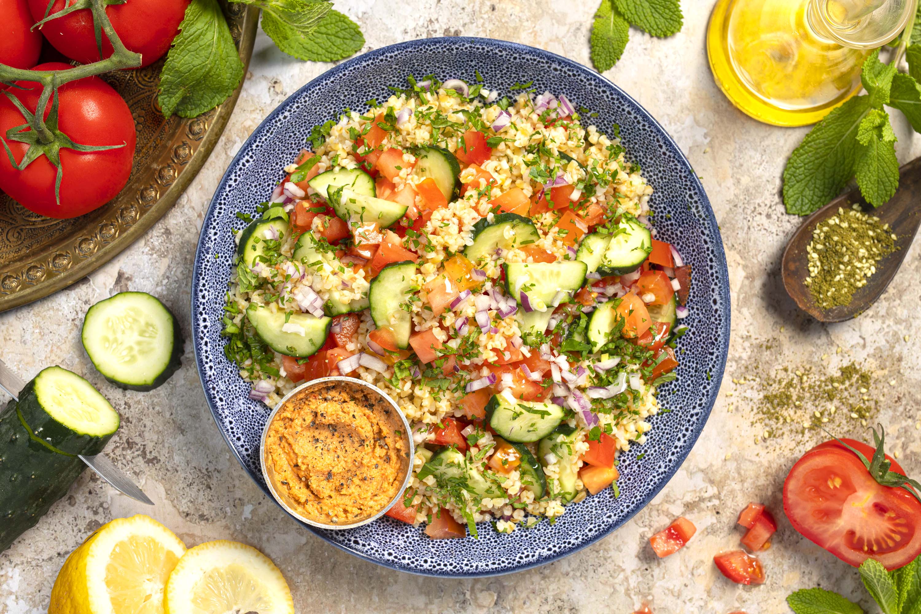 Salade libanaise au houmous tomate basilic