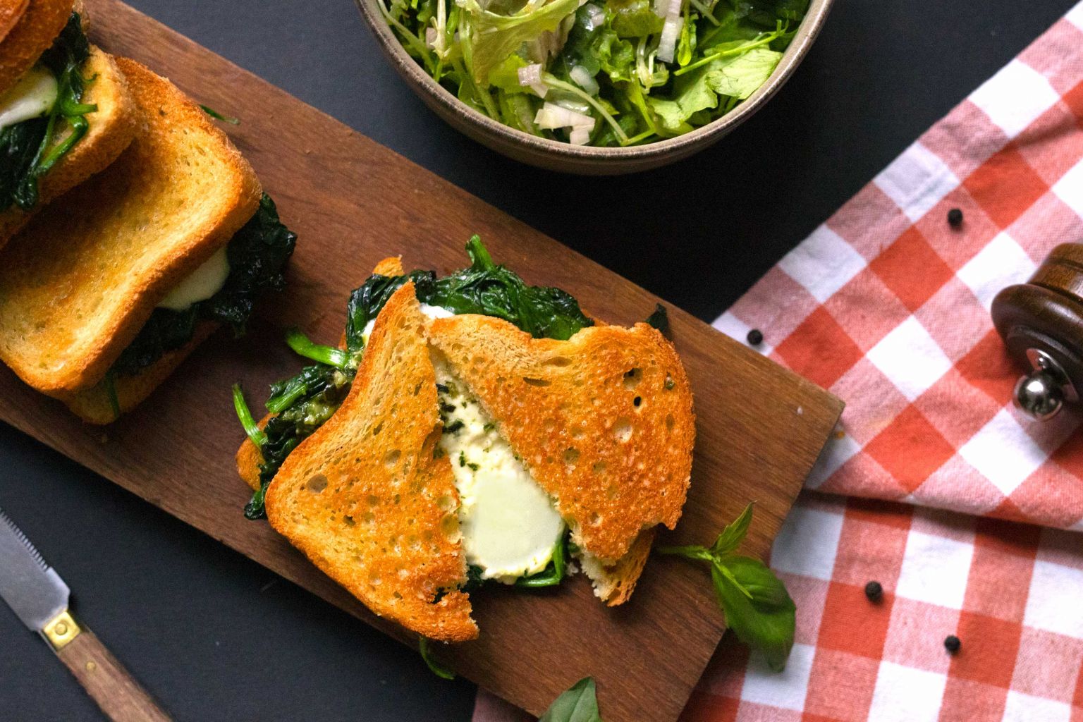 grilled cheese à la mozzarella DOP et épinards